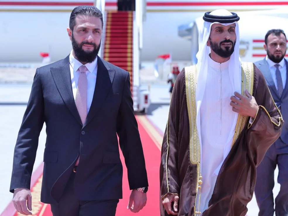 ملك البحرين يستقبل الشرع في أول زيارة رسمية له إلى المملكة ملك البحرين يستقبل الشرع في أول زيارة رسمية له إلى المملكة