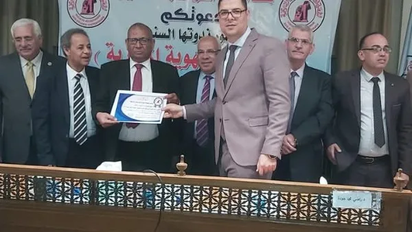 جامعة الأزهر تحصل على ثماني جوائز لأفضل رسائل ماجستير ودكتوراه في التاريخ جامعة الأزهر تحصل على ثماني جوائز لأفضل رسائل ماجستير ودكتوراه في التاريخ