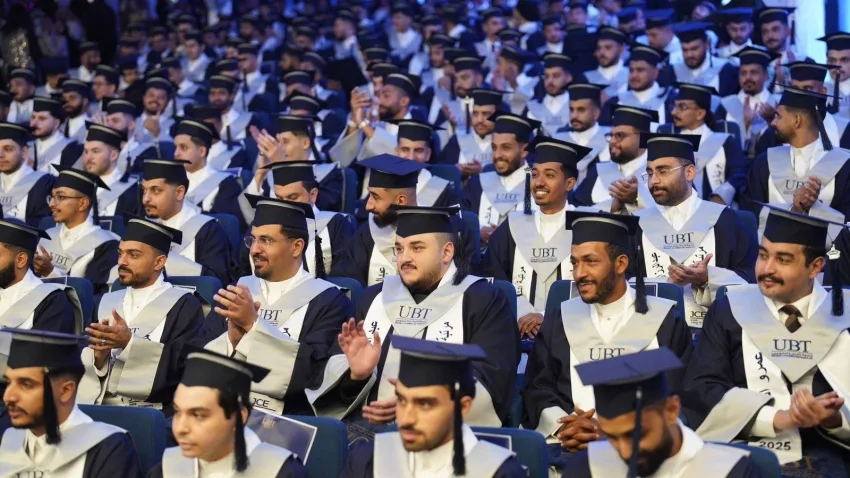 جامعة الأعمال والتكنولوجيا تحتفل بتخريج 950 طالبًا إلى سوق العمل جامعة الأعمال والتكنولوجيا تحتفل بتخريج 950 طالبًا إلى سوق العمل
