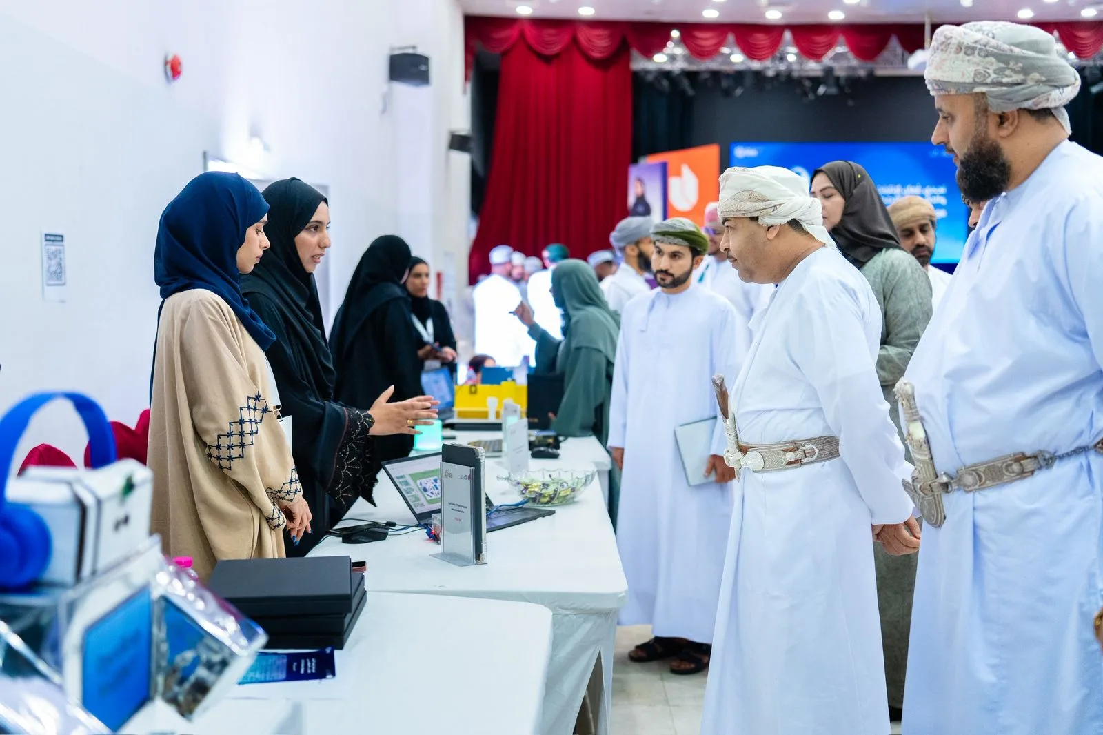 جامعة التقنية والعلوم التطبيقية بالمصنعة تستضيف تحدي عُمان لإنترنت الأشياء والذكاء الاصطناعي جامعة التقنية والعلوم التطبيقية بالمصنعة تستضيف تحدي عُمان لإنترنت الأشياء والذكاء الاصطناعي