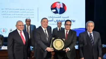 جامعة القاهرة تكرم وزير العدل ورؤساء الهيئات القضائية