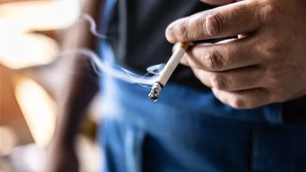 جدل حول تنظيم التبغ في أوروبا: مواجهة بين الصحة العامة والتدخلات السياسية