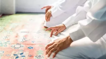 هل يمكن دمج الصلوات بسبب ظروف العمل؟.. رد أمين الفتوى