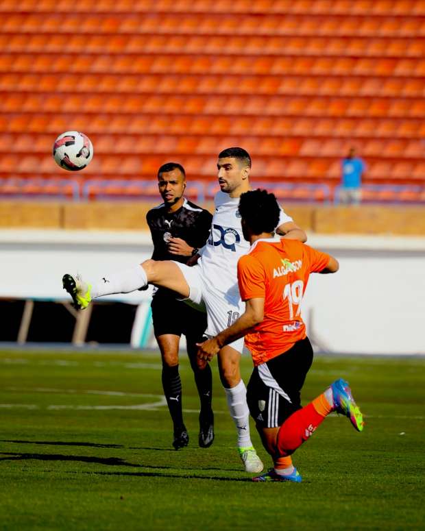 ترتيب هدافي الدوري المصري بعد الجولة الرابعة.. «ثنائي» يتقاسم الصدارة ترتيب هدافي الدوري المصري بعد الجولة الرابعة.. «ثنائي» يتقاسم الصدارة