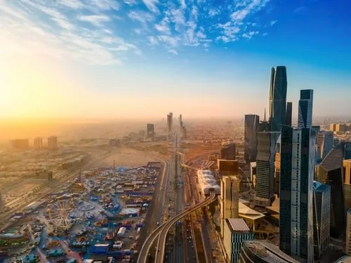 6 شركات سعودية تبرم صفقات تتجاوز 125 مليار دولار مع شركات أمريكية خلال زيارة ترامب للمملكة 6 شركات سعودية تبرم صفقات تتجاوز 125 مليار دولار مع شركات أمريكية خلال زيارة ترامب للمملكة