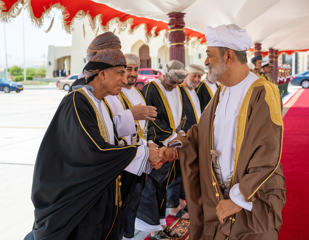 جلالة السُّلطان يغادر البلاد متوجهًا إلى الجزائر