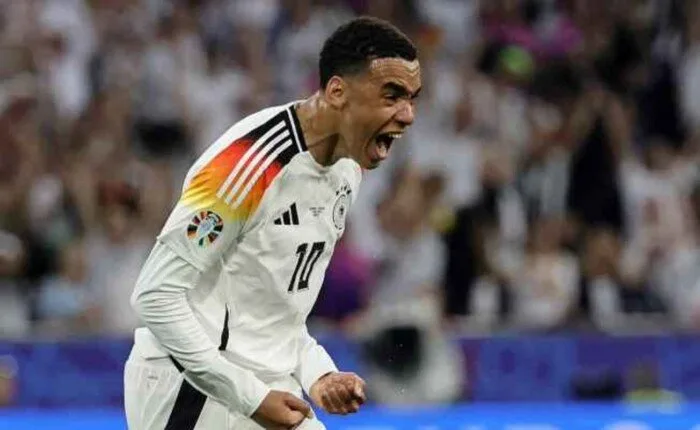 جمال موسيالا يقتب من العودة للمباريات ومحاولة لتجهيزه لـ دوري أمم أوروبا جمال موسيالا يقتب من العودة للمباريات ومحاولة لتجهيزه لـ دوري أمم أوروبا