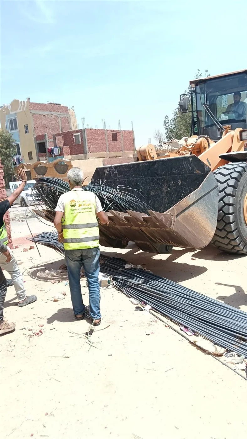 جهاز أكتوبر الجديدة يوجه ضربة جديدة لمخالفي قانون البناء الحديث (صور)