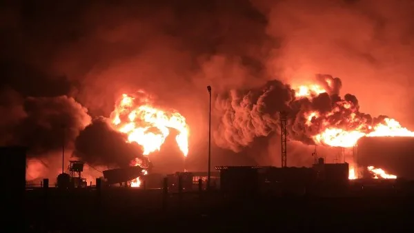 جيش الاحتلال الإسرائيلي يعلن قصف أهداف حوثية في الحديدة جيش الاحتلال الإسرائيلي يعلن قصف أهداف حوثية في الحديدة