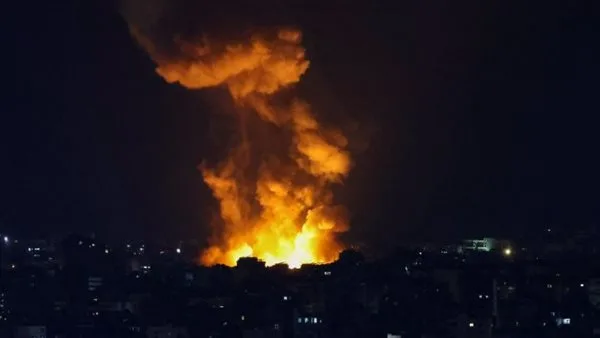 جيش الاحتلال الإسرائيلي يهاجم موقعا استراتيجيا تابعا لحزب الله لإنتاج الأسلحة في لبنان جيش الاحتلال الإسرائيلي يهاجم موقعا استراتيجيا تابعا لحزب الله لإنتاج الأسلحة في لبنان