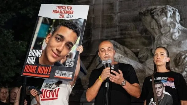 جيش الاحتلال: عيدان ألكسندر سيخضع لفحص طبي أول وسيجتمع بأفراد أسرته.