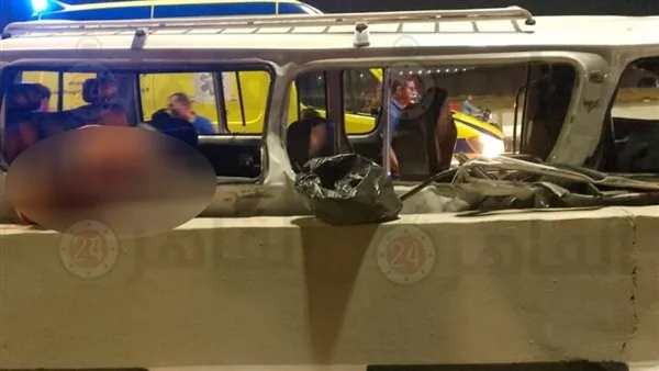 حادث تصادم بين ميكروباص وسيارة خاصة في السلام يودي بحياة شخصين ويصيب 6 آخرين من جنسيات متنوعة.