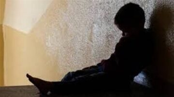 حادثة جديدة في البحيرة.. «صدام» يعتدي على الصغار ويصورهم بـ هاتفه