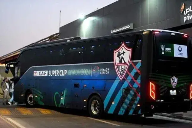 حافلة الزمالك تصل ستاد المقاولون العرب استعدادا لمواجهة سيراميكا كليوباترا حافلة الزمالك تصل ستاد المقاولون العرب استعدادا لمواجهة سيراميكا كليوباترا
