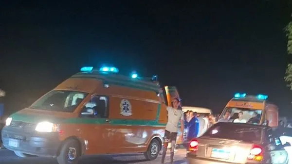 حالتهم حرجة.. 4 مصابين نتيجة تصادم سيارة بميكروباص في قنا حالتهم حرجة.. 4 مصابين نتيجة تصادم سيارة بميكروباص في قنا