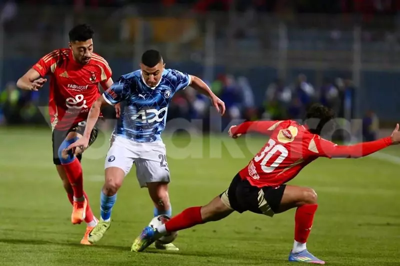 حامل اللقب يقترب.. فرص فوز الأهلي وبيراميدز بلقب الدوري المصري حامل اللقب يقترب.. فرص فوز الأهلي وبيراميدز بلقب الدوري المصري