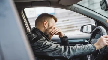 حبس 3 متهمين في واقعة الاعتداء على سائق وإكراهه على توقيع إيصالات أمانة
