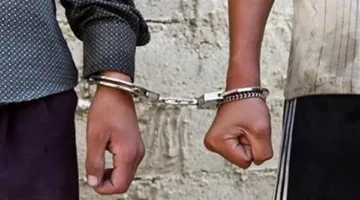 ضبط شخصين بحوزتهما 72 مطواة بعد عرضها للبيع على الإنترنت