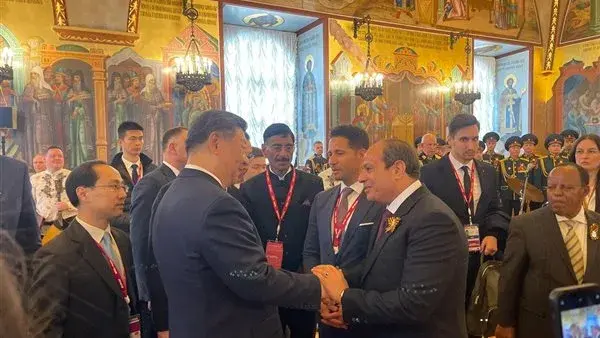 حديث ودي وترحيب كبير.. السيسي يلتقي الرئيس الصيني على هامش احتفالات عيد النصر بروسيا حديث ودي وترحيب كبير.. السيسي يلتقي الرئيس الصيني على هامش احتفالات عيد النصر بروسيا