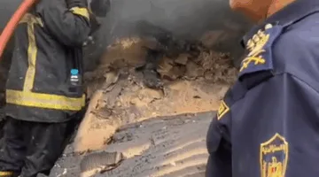 حريق في مستودع كرتون بالسلام.. والدفاع المدني يسيطر على النيران دون تسجيل إصابات | صور