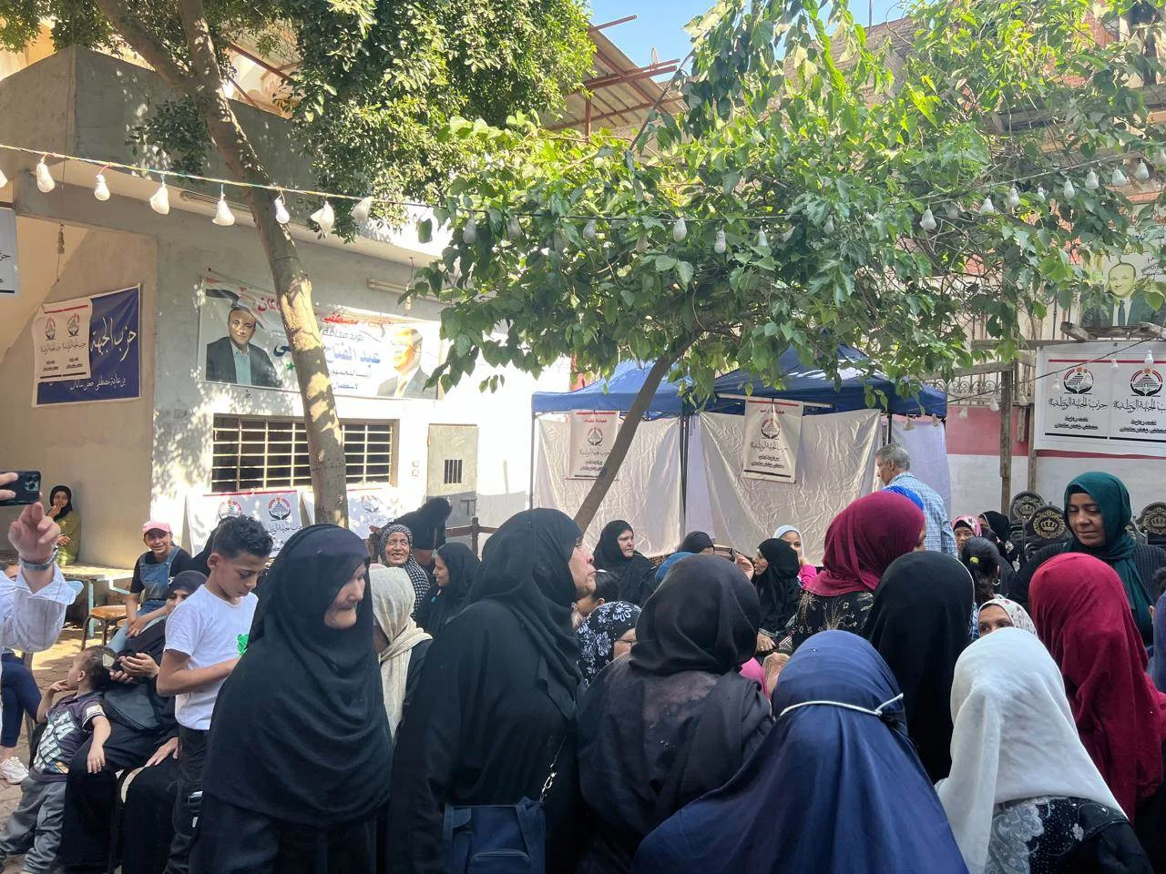 حزب الجبهة الوطنية ينظم قافلة طبية متكاملة في منطقة وراق العرب بالجيزة حزب الجبهة الوطنية ينظم قافلة طبية متكاملة في منطقة وراق العرب بالجيزة