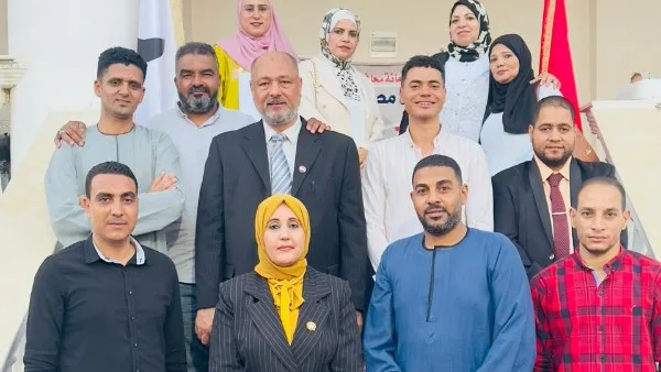 حزب الريادة يطلق مبادرة “بنت مصر” لدعم وتمكين المرأة ويكرم 50 سيدة من الرائدات حزب الريادة يطلق مبادرة “بنت مصر” لدعم وتمكين المرأة ويكرم 50 سيدة من الرائدات