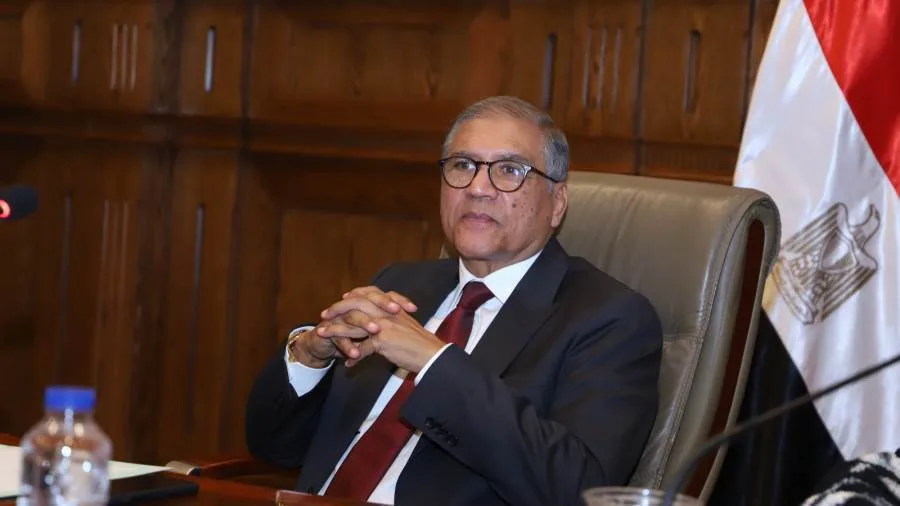 حزب السادات: “قوانين الانتخابات وتقسيم الدوائر” تدعم الحياة البرلمانية وتراعي التحديات السكانية والجغرافية الحالية حزب السادات: “قوانين الانتخابات وتقسيم الدوائر” تدعم الحياة البرلمانية وتراعي التحديات السكانية والجغرافية الحالية
