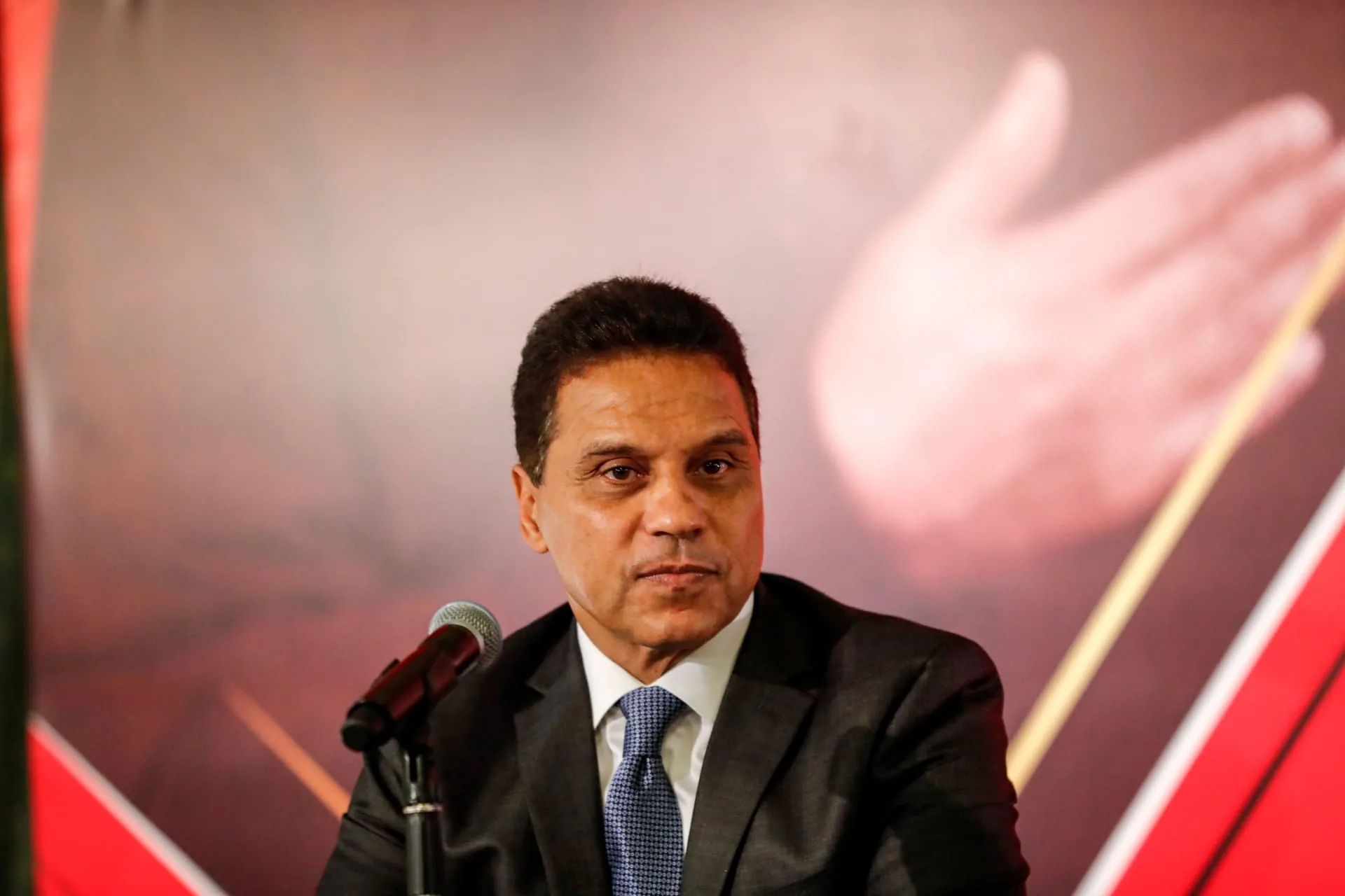 حسام البدري يعبر عن امتنانه للرئيس عبدالفتاح السيسي بعد إنهاء مشكلة احتجازه في ليبيا حسام البدري يعبر عن امتنانه للرئيس عبدالفتاح السيسي بعد إنهاء مشكلة احتجازه في ليبيا
