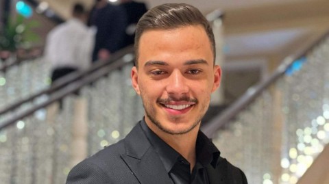 حسام السيلاوي يشارك كيف أدت والدته إلى أزمته النفسية: قامت برفع دعوى ضدي! حسام السيلاوي يشارك كيف أدت والدته إلى أزمته النفسية: قامت برفع دعوى ضدي!
