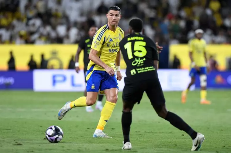 حسم كلاسيكو الدوري السعودي.. اتحاد جدة يخطف فوزاً قاتلاً أمام النصر حسم كلاسيكو الدوري السعودي.. اتحاد جدة يخطف فوزاً قاتلاً أمام النصر