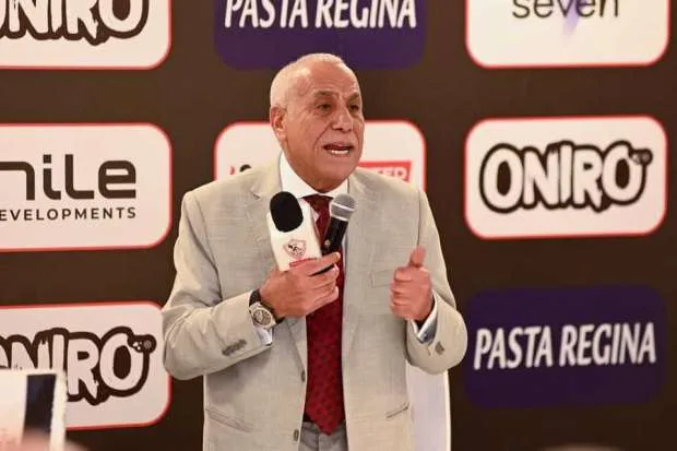 حسين لبيب، رئيس نادي الزمالك، يسافر إلى فرنسا بعد تعرضه لوعكة صحية مفاجئة حسين لبيب، رئيس نادي الزمالك، يسافر إلى فرنسا بعد تعرضه لوعكة صحية مفاجئة