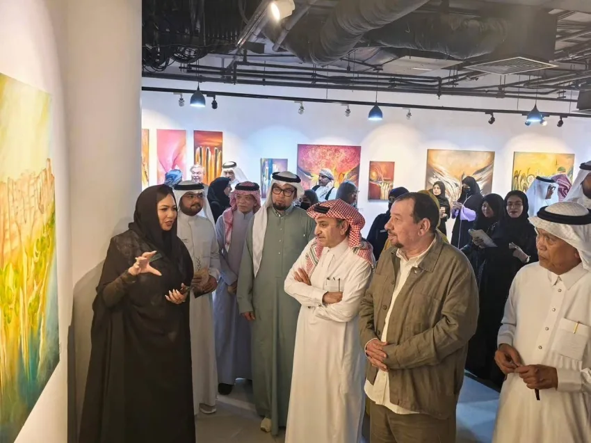حضور كبير في افتتاح معرض الفنانة أروى نواوي في باتيليه جدة حضور كبير في افتتاح معرض الفنانة أروى نواوي في باتيليه جدة