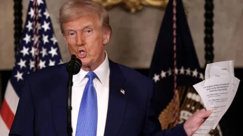 حكم قضائي يجمّد خطط ترامب لتسريح جماعي لموظفين حكوميين حكم قضائي يجمّد خطط ترامب لتسريح جماعي لموظفين حكوميين
