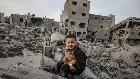 حكومة غزة: إسرائيل قصفت 234 مركز إيواء ونزوح منذ بدء الحرب حكومة غزة: إسرائيل قصفت 234 مركز إيواء ونزوح منذ بدء الحرب