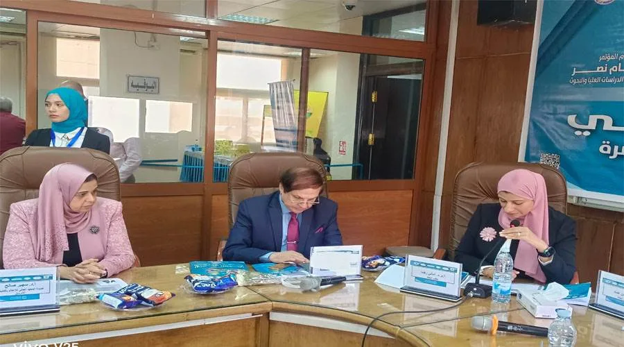 حلقة نقاشية بـ"إعلام القاهرة" عن التطبيقات الرقمية والتكنولوجية في مجال الاتصال الصحي حلقة نقاشية بـ"إعلام القاهرة" عن التطبيقات الرقمية والتكنولوجية في مجال الاتصال الصحي