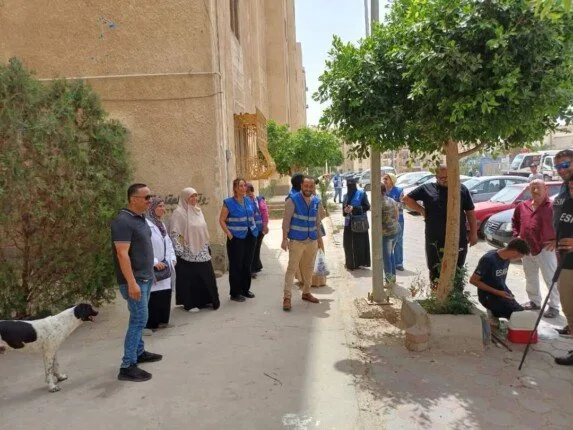 حملات دورية مكثفة لتطعيم الكلاب الضالة في مدينة العبور ضد مرض «السعار»