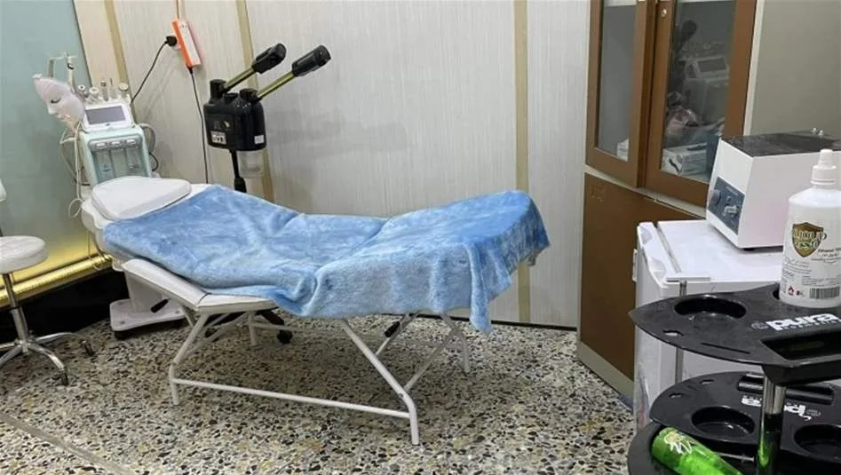 حملة موسعة ضد صالونات التجميل وتحذيرات بشأن استخدام أجهزة الليزر حملة موسعة ضد صالونات التجميل وتحذيرات بشأن استخدام أجهزة الليزر