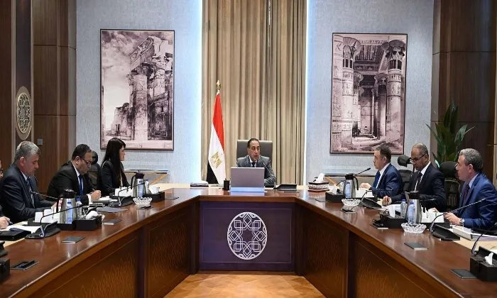 حنفي: تأمين التمويل لإنشاء 4 محطات لتحلية المياه في مدن البحر الأحمر