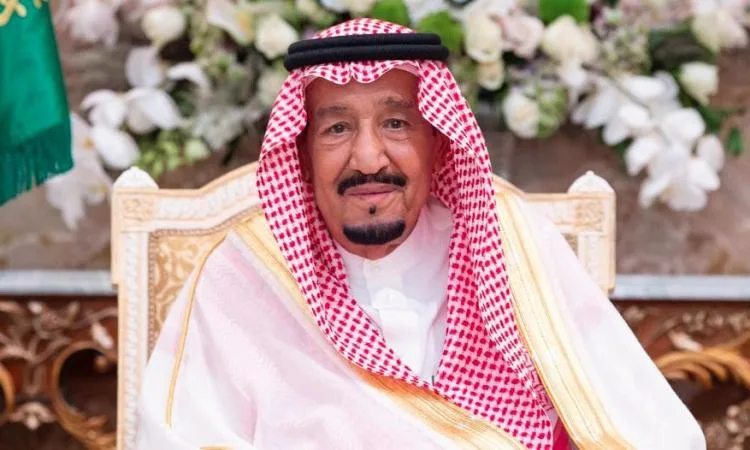 خادم الحرمين الشريفين يوجه باستقبال 1300 حاج وحاجة.