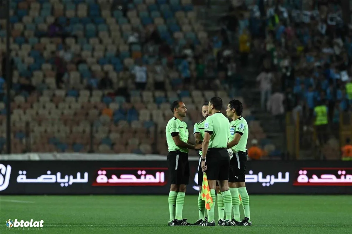 خاص | تفاصيل حدث تفاعل الجماهير مع حكم مباراة الزمالك وبيراميدز خاص | تفاصيل حدث تفاعل الجماهير مع حكم مباراة الزمالك وبيراميدز