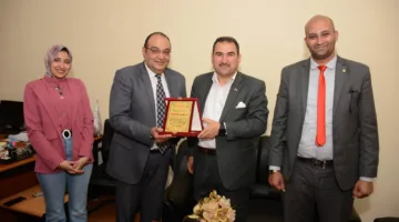 خريجو الأزهر" و"كلية الزراعة" يبحثون عقد دورات تدريبية لإدارة المشروعات الصغيرة لشباب الجامعة