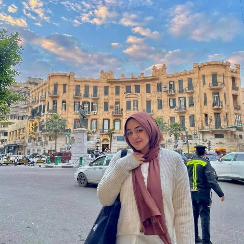 خط الغاز في طريق الواحات.. “سما” من فرحة التخرج إلى الحزن الأخير