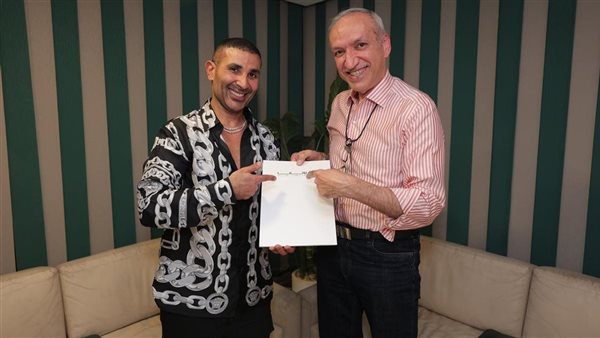 خطوة جديدة تُشعل سوق الغناء العربي.. أحمد سعد يتعاقد مع روتانا (صور) خطوة جديدة تُشعل سوق الغناء العربي.. أحمد سعد يتعاقد مع روتانا (صور)