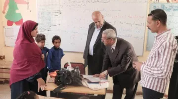«د. سامي فضل يقوم بإجراء تقييمات ومراقبة امتحانات في العديد من مدارس الخارجة»