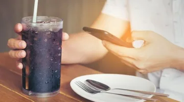 دراسة تحذر من مكونات المشروبات الغازية.. تضر بصحة القلب والعقل