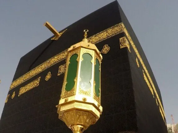 «دعاء يتقبل».. ماذا ينبغي أن تقول عند مشاهدتك للكعبة للمرة الأولى؟ «دعاء يتقبل».. ماذا ينبغي أن تقول عند مشاهدتك للكعبة للمرة الأولى؟