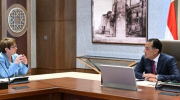 دعم الاقتصاد المصري.. مدبولي يلتقي رئيس البنك الأوروبي لإعادة الإعمار والتنمية