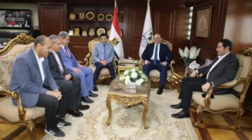 دعمًا للشباب.. وزير الرياضة ومحافظ بني سويف يدشنان منشآت جديدة ويستمعان لآرائهم