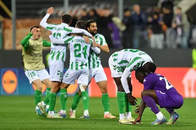 دوري المؤتمر الأوروبي.. ريال بيتيس يُقصي فيورنتينا ويضرب موعدا مع تشيلسي في النهائي دوري المؤتمر الأوروبي.. ريال بيتيس يُقصي فيورنتينا ويضرب موعدا مع تشيلسي في النهائي