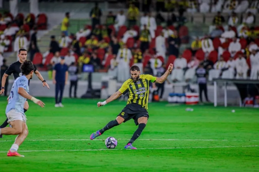 دوري روشن: الاتحاد يحقق الفوز على الفيحاء ويقترب من التتويج باللقب دوري روشن: الاتحاد يحقق الفوز على الفيحاء ويقترب من التتويج باللقب